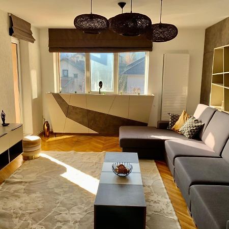 Appartement Viktory à Braşov Extérieur photo