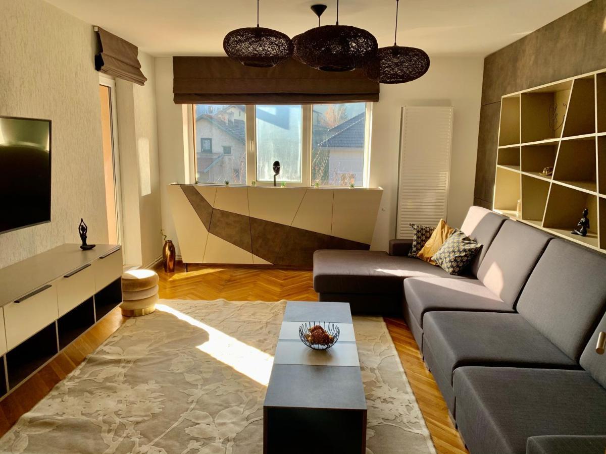 Appartement Viktory à Braşov Extérieur photo
