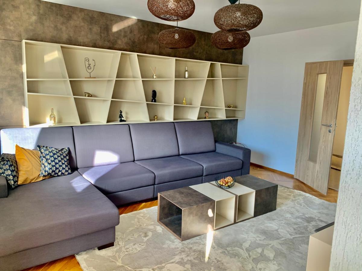 Appartement Viktory à Braşov Extérieur photo